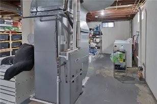 261 Sexton St, Struthers, OH 44471 - Photo 16