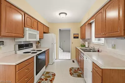 19281 Idlewood Trail #14-1, Strongsville, OH 44149 - Photo 6