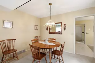 19281 Idlewood Trail, Strongsville, OH 44149 - Photo 12