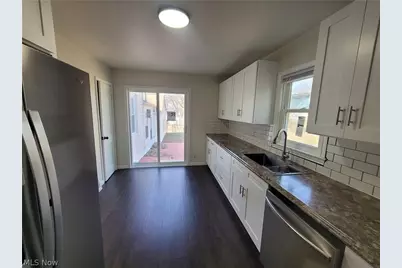 923 Russell Avenue, Akron, OH 44307 - Photo 4