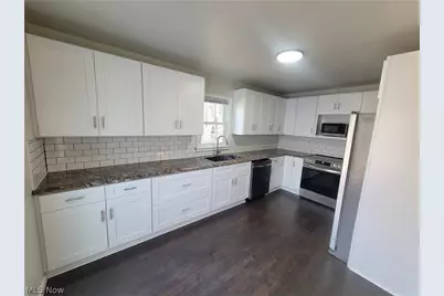 923 Russell Avenue, Akron, OH 44307 - Photo 2