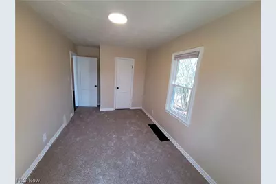 923 Russell Avenue, Akron, OH 44307 - Photo 12
