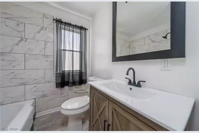 13815 Cranwood Park Boulevard, Garfield Heights, OH 44125 - Photo 6