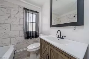 13815 Cranwood Park Blvd, Garfield Heights, OH 44125 - Photo 6
