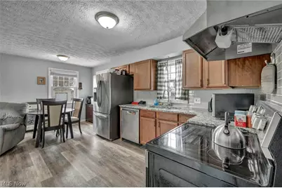 394 N Hawkins Avenue, Akron, OH 44313 - Photo 12