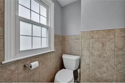 394 N Hawkins Avenue, Akron, OH 44313 - Photo 32