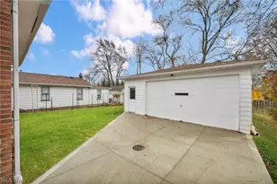 6104 Turney Rd, Garfield Heights, OH 44125 - Photo 30