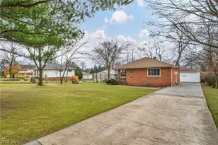 6104 Turney Rd, Garfield Heights, OH 44125 - Photo 2