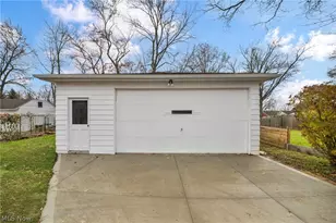 6104 Turney Rd, Garfield Heights, OH 44125 - Photo 32