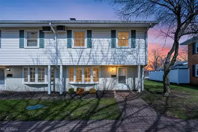 15 Meadowlawn Drive #9, Mentor, OH 44060 - Photo 2