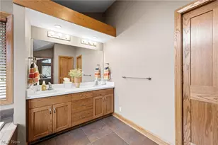 1105 Riverwoods Dr, Akron, OH 44313 - Photo 24