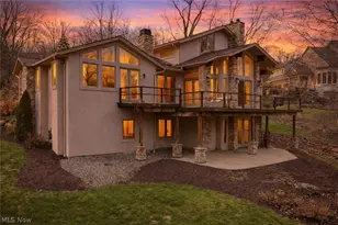 1105 Riverwoods Dr, Akron, OH 44313 - Photo 2