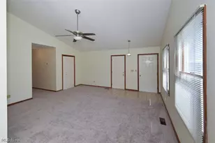 2121 Oakwood Ct, Avon, OH 44011 - Photo 6