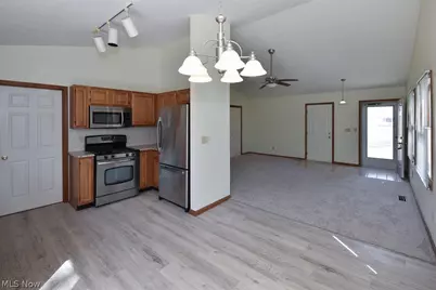 2121 Oakwood Court, Avon, OH 44011 - Photo 10