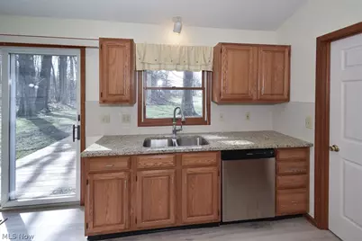 2121 Oakwood Court, Avon, OH 44011 - Photo 12