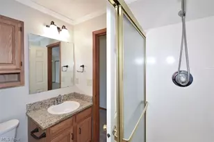 2121 Oakwood Ct, Avon, OH 44011 - Photo 18