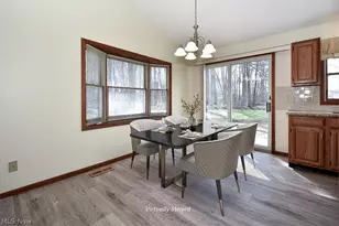 2121 Oakwood Ct, Avon, OH 44011 - Photo 8