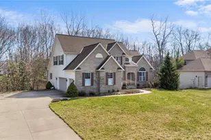 4863 Deer Run Dr, Lorain, OH 44053 - Photo 2