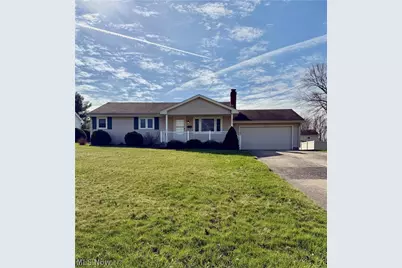 8615 Chesterton Drive, Poland, OH 44514 - Photo 1