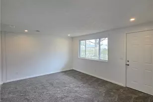 746 Delaware Ave, Elyria, OH 44035 - Photo 4