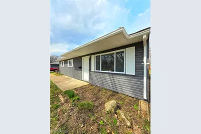 746 Delaware Avenue, Elyria, OH 44035 - Photo 2