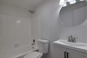 746 Delaware Ave, Elyria, OH 44035 - Photo 8