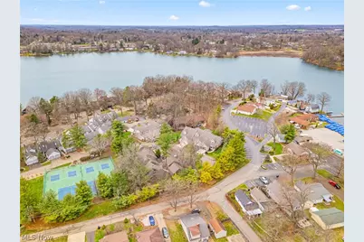 1536 Baycrest Drive NW, Canton, OH 44708 - Photo 2