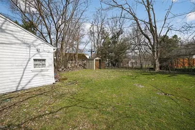 1851 Beverly Hills Drive, Euclid, OH 44117 - Photo 28