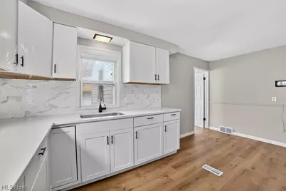 1851 Beverly Hills Drive, Euclid, OH 44117 - Photo 6