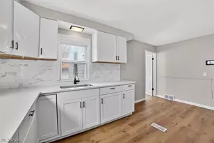 1851 Beverly Hills Dr, Euclid, OH 44117 - Photo 6