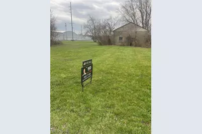 Irwin Place NE, Canton, OH 44705 - Photo 1