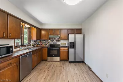 3586 Leafland Street NW, Uniontown, OH 44685 - Photo 10