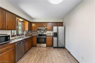 3586 Leafland St NW, Uniontown, OH 44685 - Photo 10