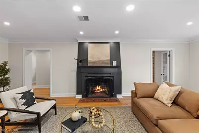 22275 Calverton Road, Huber Heights, OH 44122 - Photo 8