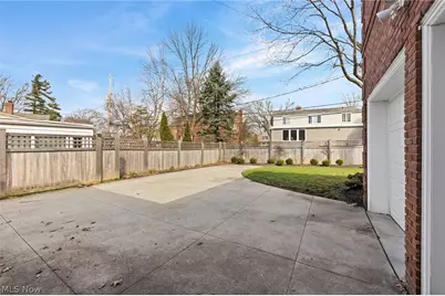 22275 Calverton Road, Huber Heights, OH 44122 - Photo 36