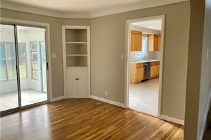 23710 E Baintree Rd, Beachwood, OH 44122 - Photo 4