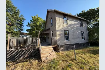 1033 Olive Avenue NE, Warren, OH 44483 - Photo 2