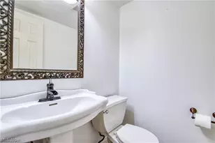 5542 Bretton Ct, Willoughby, OH 44094 - Photo 10