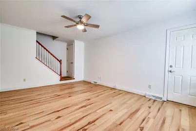 5542 Bretton Court #A, Willoughby, OH 44094 - Photo 4