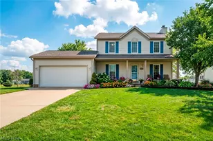 5704 Halwick Dr, Ravenna, OH 44266 - Photo 2