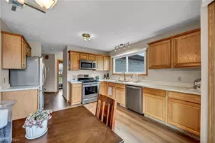 5704 Halwick Dr, Ravenna, OH 44266 - Photo 8