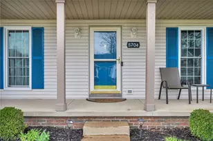 5704 Halwick Dr, Ravenna, OH 44266 - Photo 4