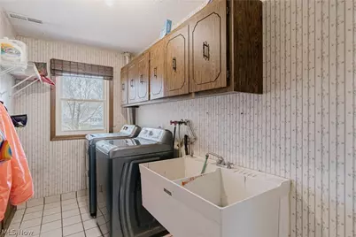 5875 Deepwood Trail, Solon, OH 44139 - Photo 20