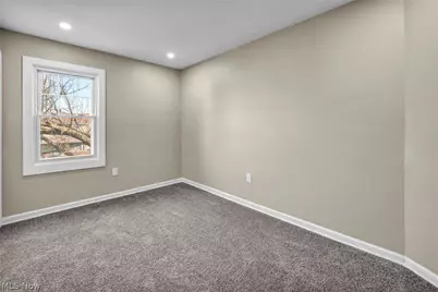 13620 S Parkway Drive, Garfield Heights, OH 44105 - Photo 20