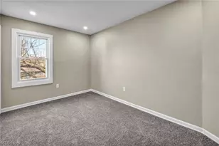 13620 S Parkway Dr, Garfield Heights, OH 44105 - Photo 20