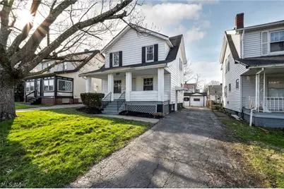 13620 S Parkway Drive, Garfield Heights, OH 44105 - Photo 2