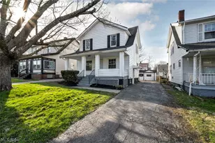 13620 S Parkway Dr, Garfield Heights, OH 44105 - Photo 2