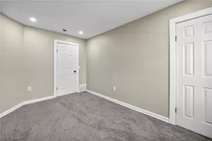 13620 S Parkway Dr, Garfield Heights, OH 44105 - Photo 22