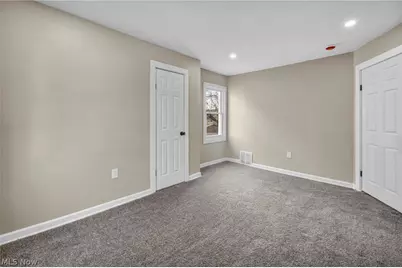 13620 S Parkway Drive, Garfield Heights, OH 44105 - Photo 24