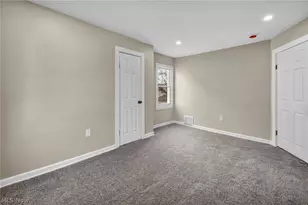 13620 S Parkway Dr, Garfield Heights, OH 44105 - Photo 24